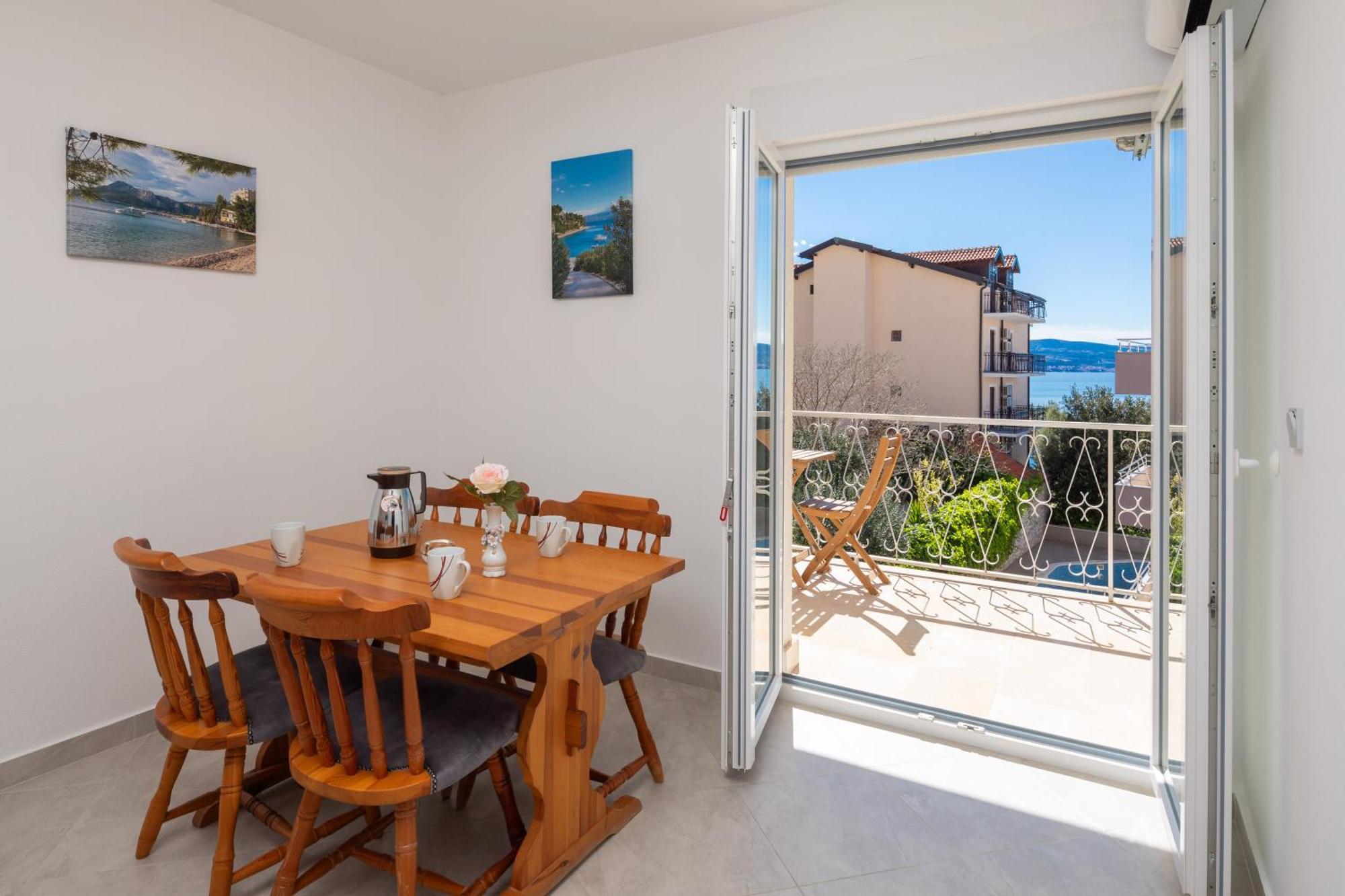 Sunshine Suites Omis Exterior photo