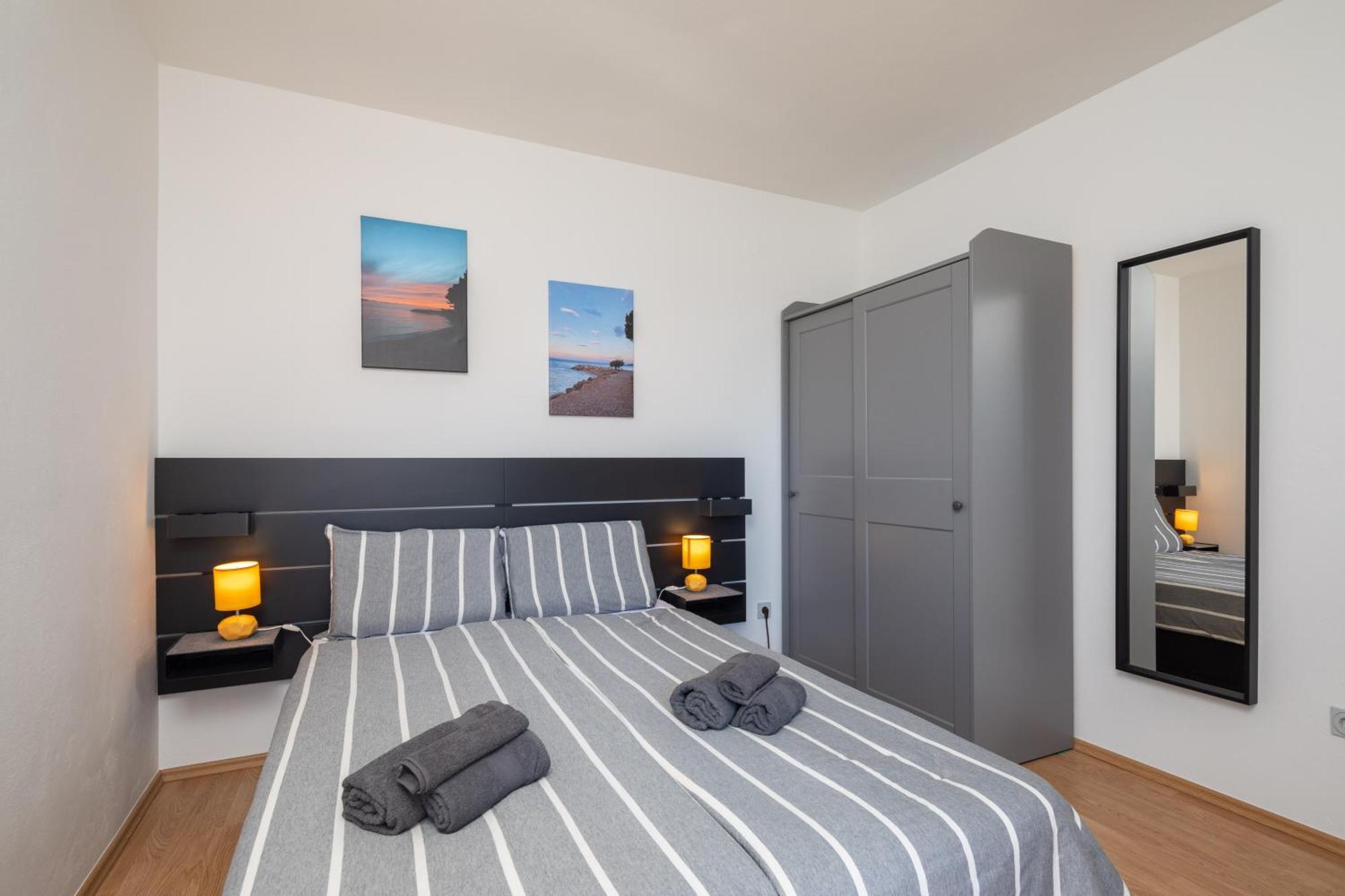 Sunshine Suites Omis Exterior photo