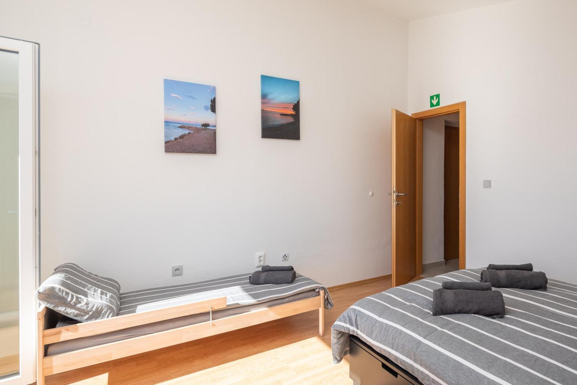 Sunshine Suites Omis Exterior photo