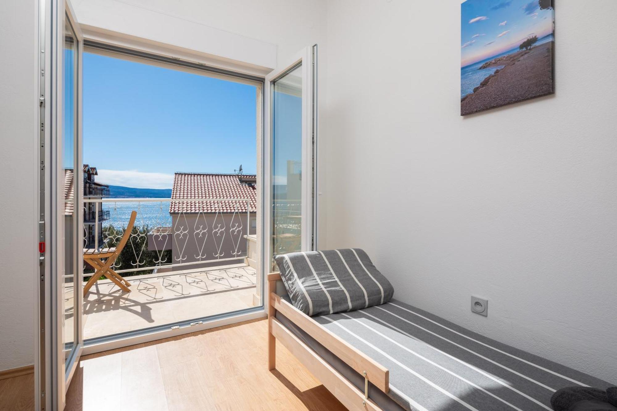 Sunshine Suites Omis Exterior photo
