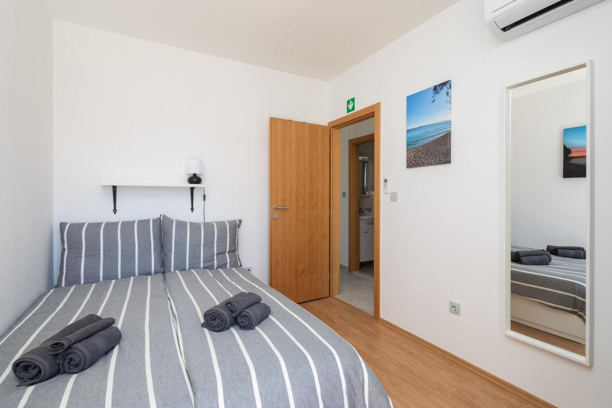 Sunshine Suites Omis Exterior photo