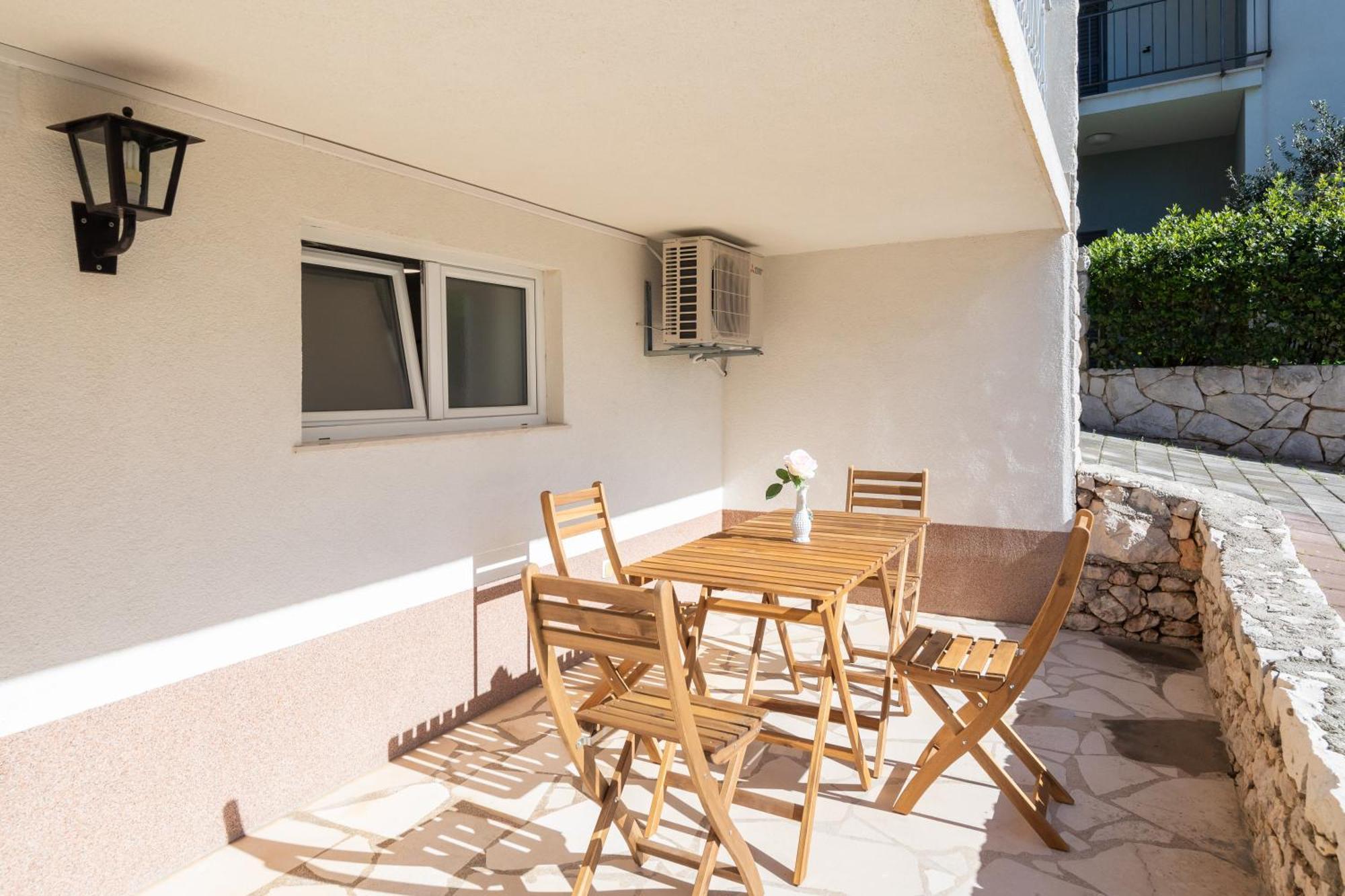 Sunshine Suites Omis Exterior photo
