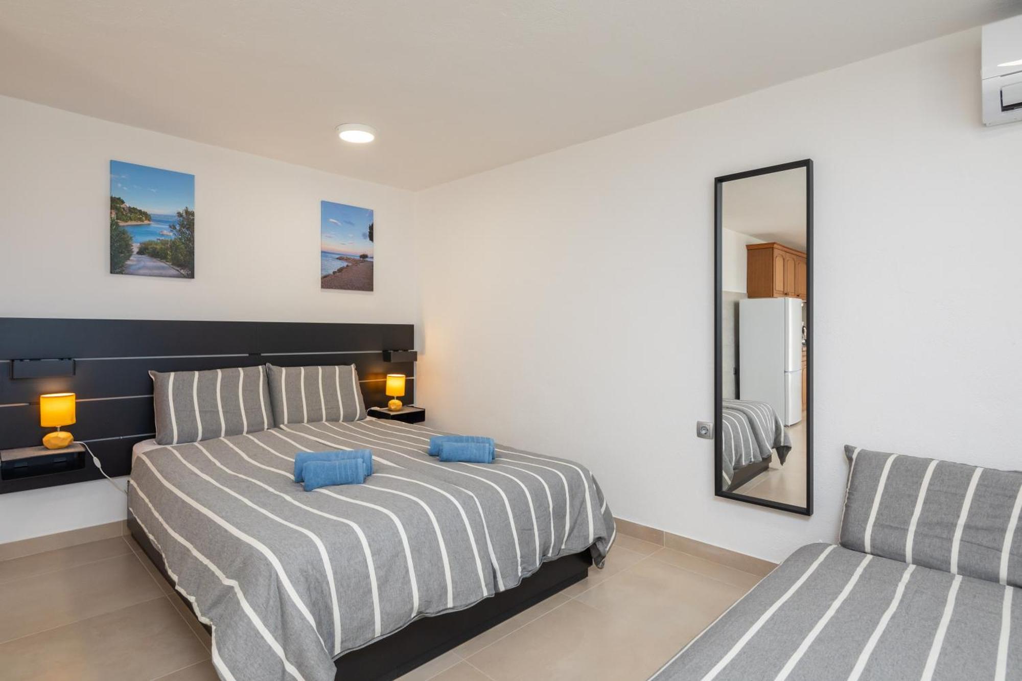 Sunshine Suites Omis Exterior photo