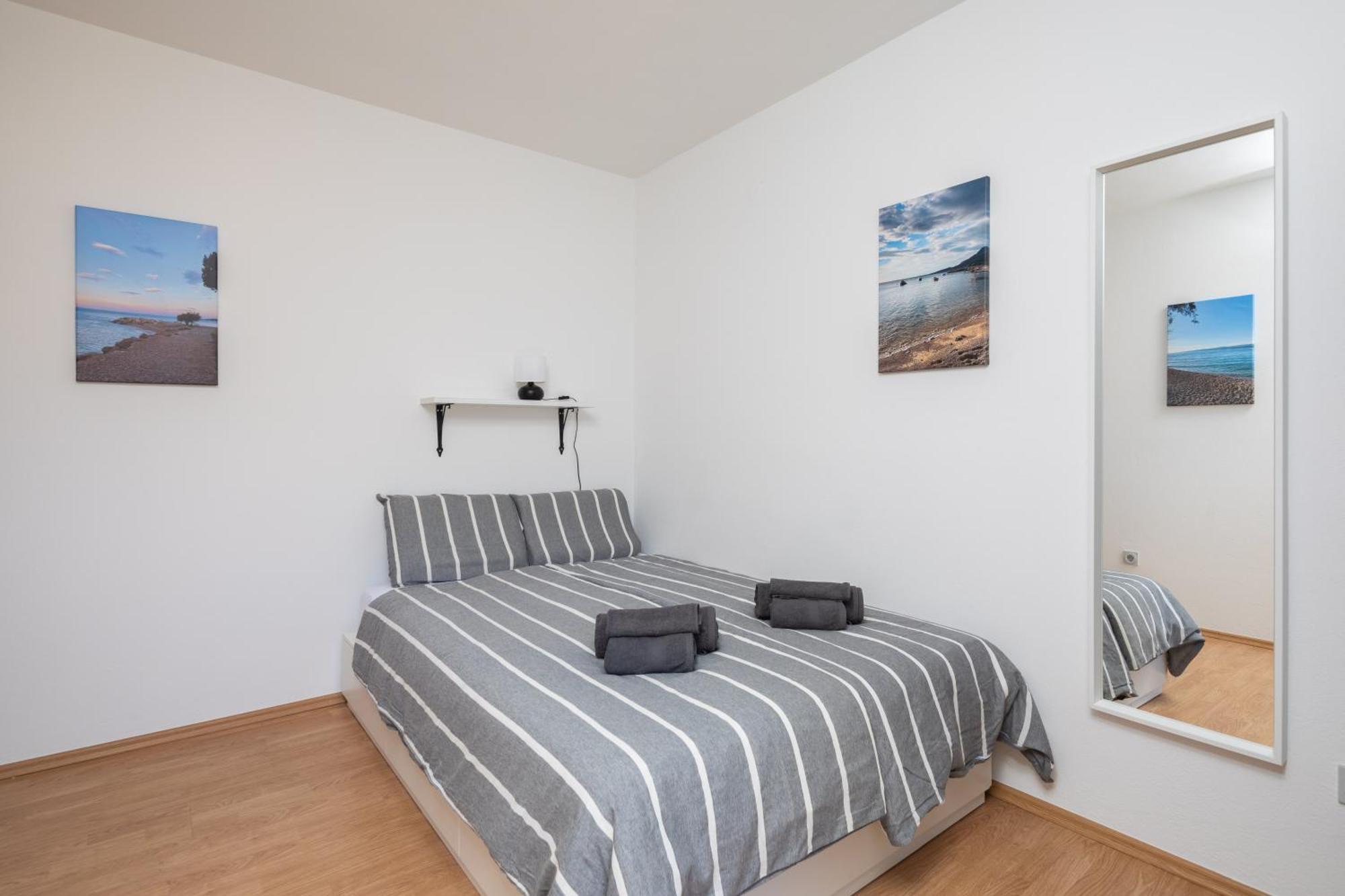 Sunshine Suites Omis Exterior photo