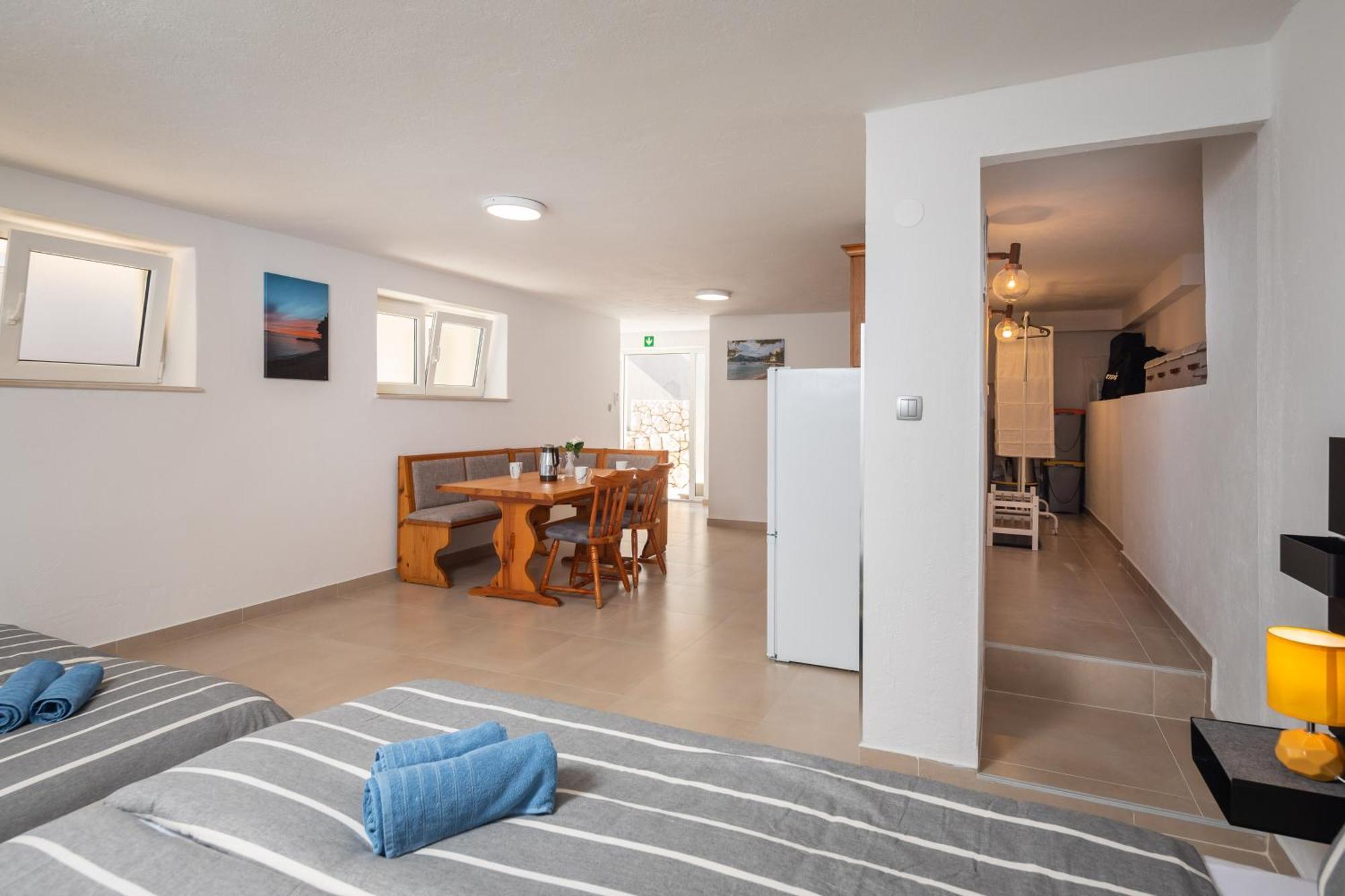 Sunshine Suites Omis Exterior photo