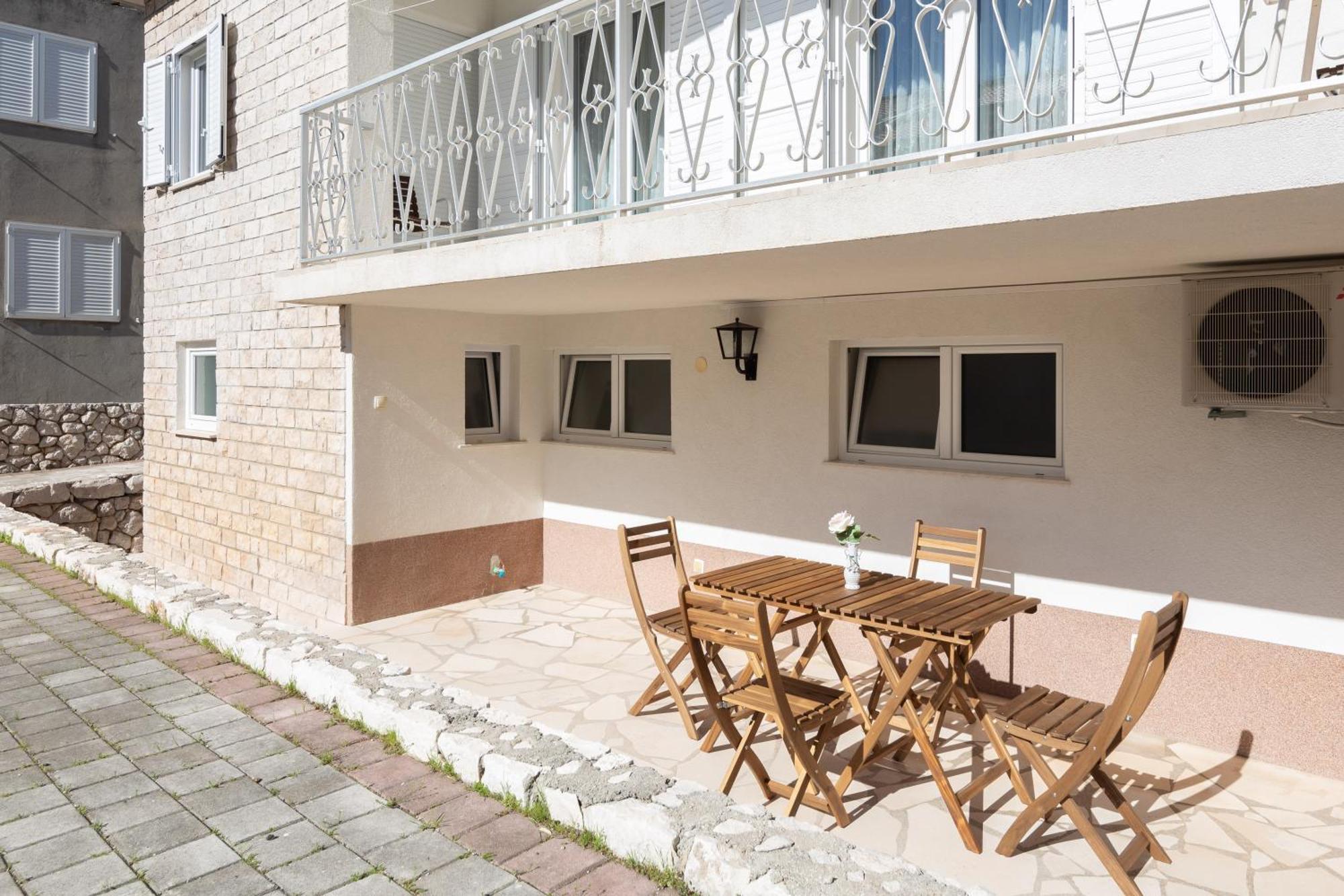 Sunshine Suites Omis Exterior photo